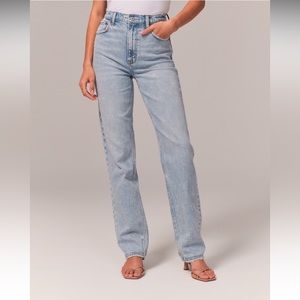 Abercrombie Curve Love Ultra High Rise 90’s straight jean